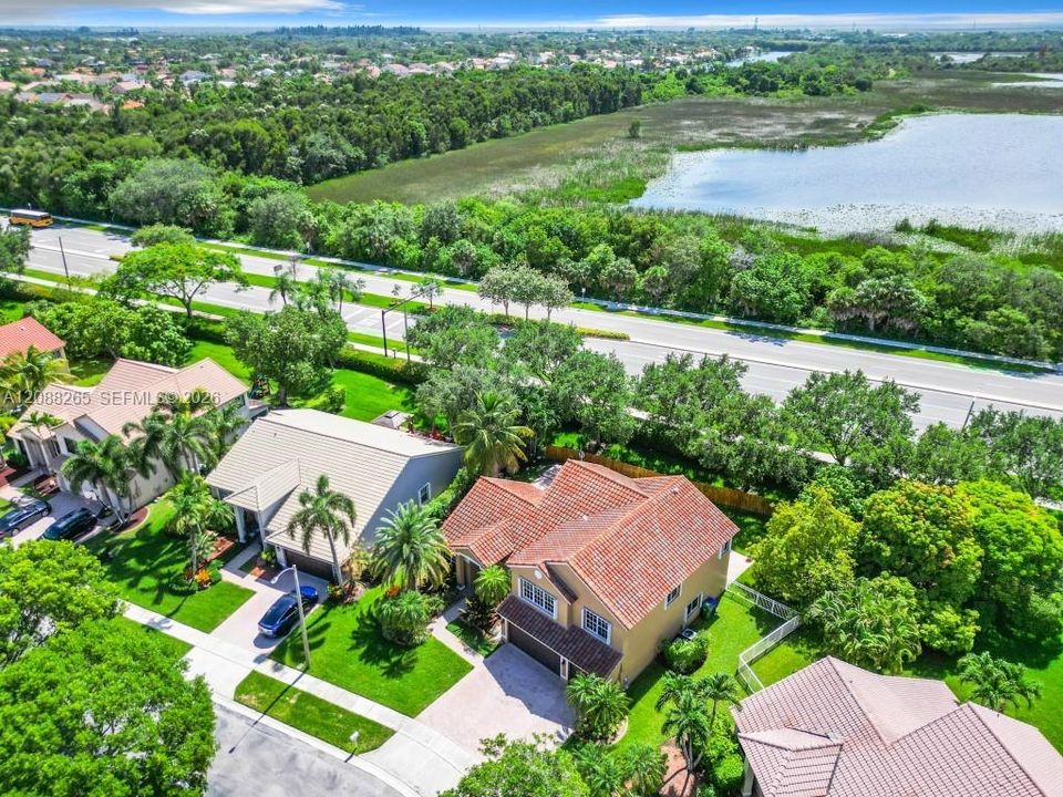 En Venta: $935,000 (5 camas, 3 baños, 3215 Pies cuadrados)