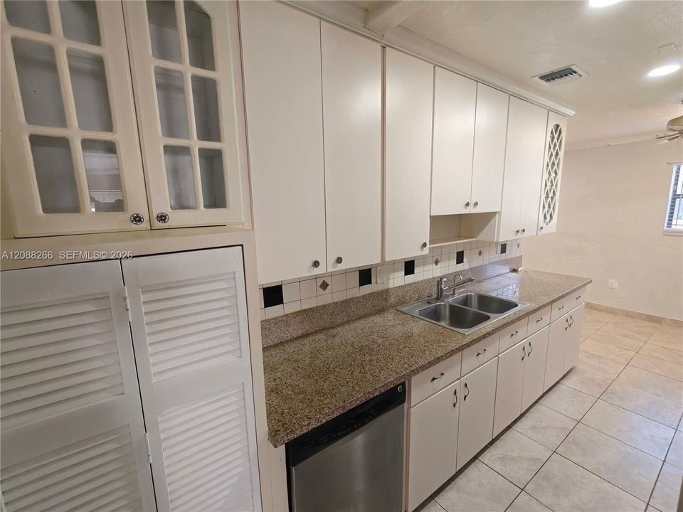 En Renta: $3,000 (4 camas, 2 baños, 1512 Pies cuadrados)