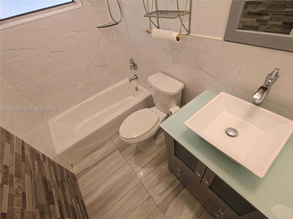 En Renta: $3,000 (4 camas, 2 baños, 1512 Pies cuadrados)