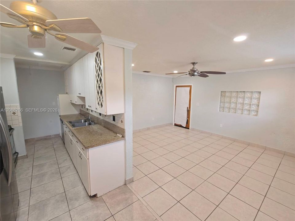 En Renta: $3,000 (4 camas, 2 baños, 1512 Pies cuadrados)