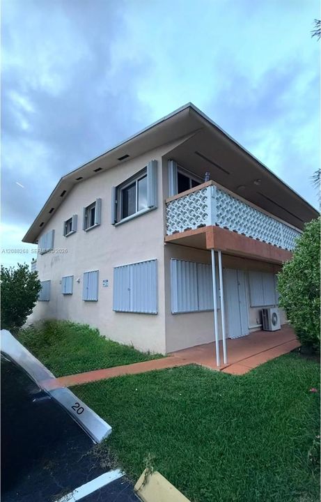 На продажу: $165,000 (2 спален, 1 ванн, 848 Квадратных фут)