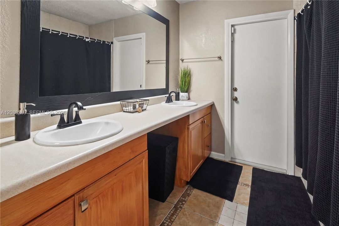 For Sale: $729,999 (4 beds, 2 baths, 2033 Square Feet)