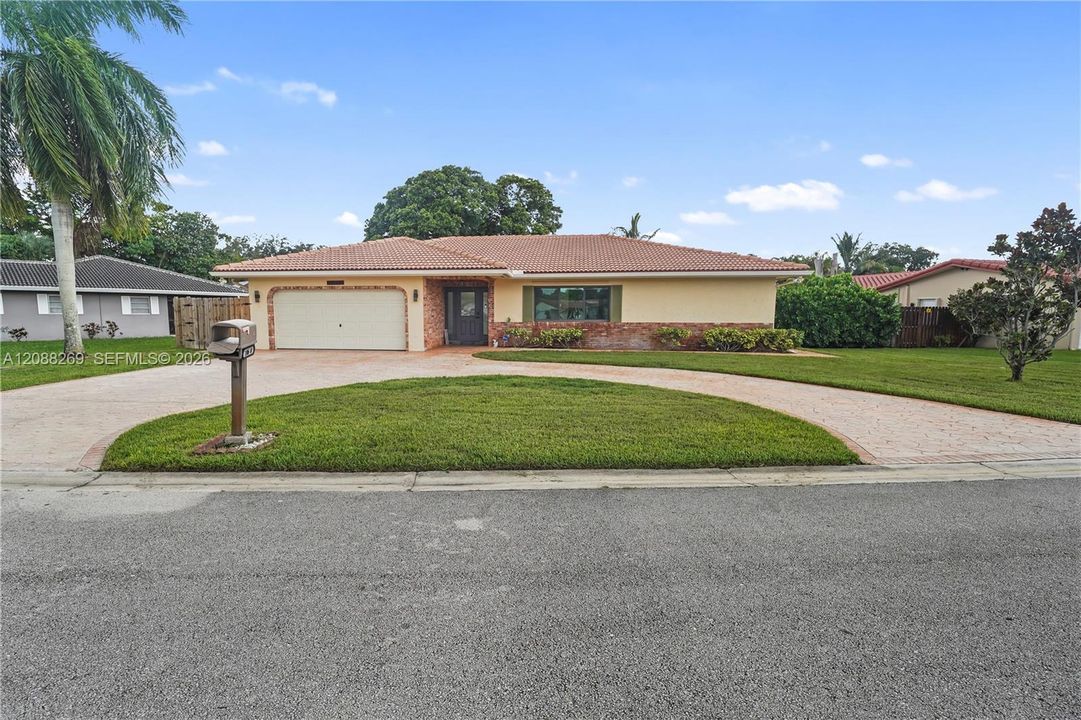 For Sale: $729,999 (4 beds, 2 baths, 2033 Square Feet)