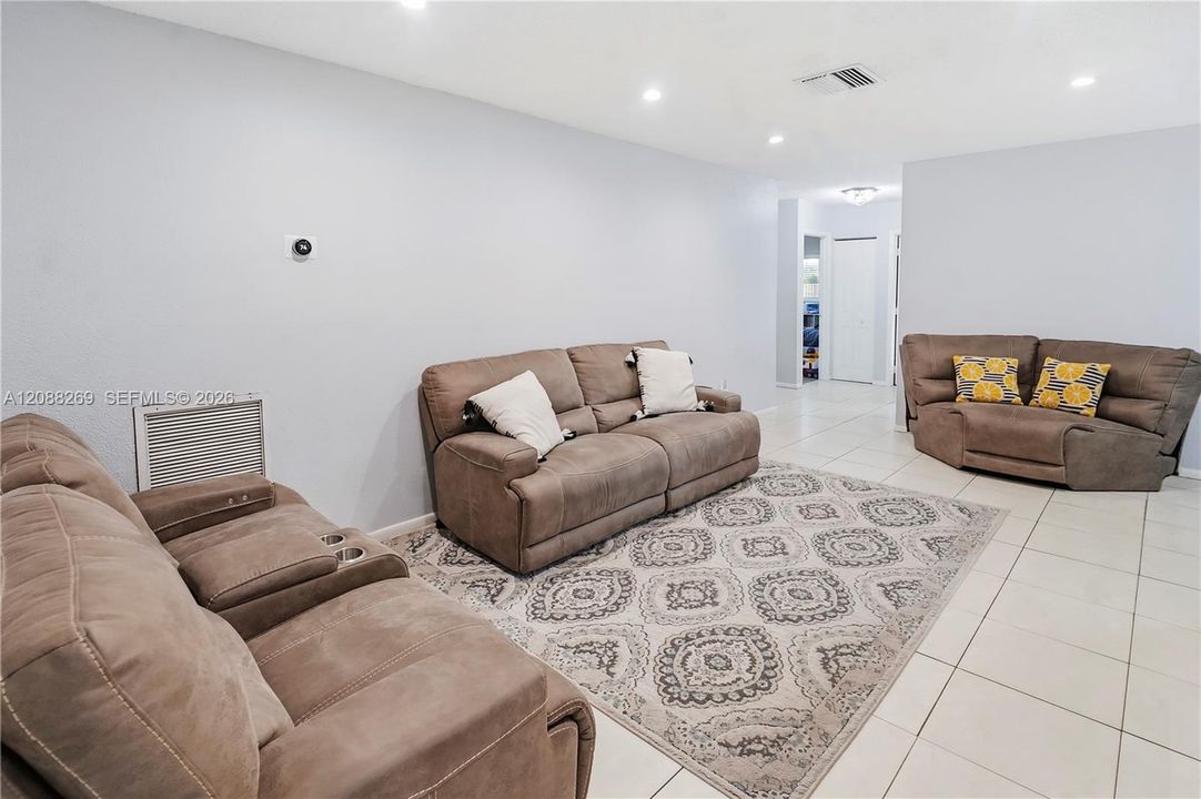 For Sale: $729,999 (4 beds, 2 baths, 2033 Square Feet)