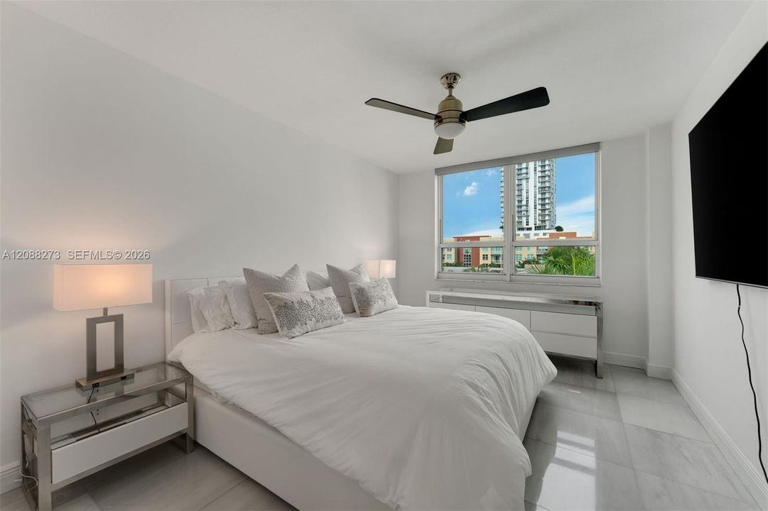 En Venta: $499,999 (2 camas, 1 baños, 977 Pies cuadrados)