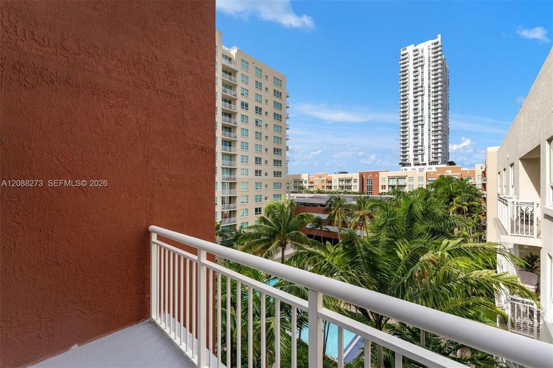 En Venta: $499,999 (2 camas, 1 baños, 977 Pies cuadrados)