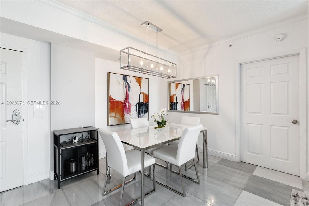 En Venta: $499,999 (2 camas, 1 baños, 977 Pies cuadrados)
