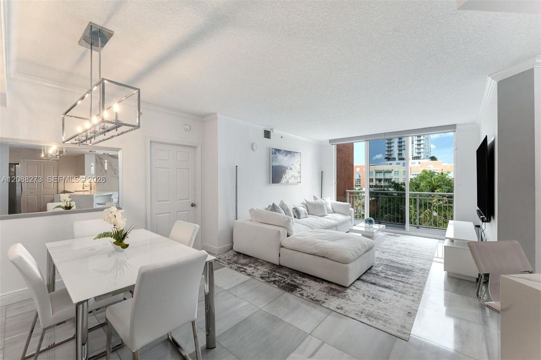 En Venta: $499,999 (2 camas, 1 baños, 977 Pies cuadrados)