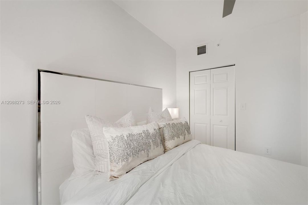 En Venta: $499,999 (2 camas, 1 baños, 977 Pies cuadrados)