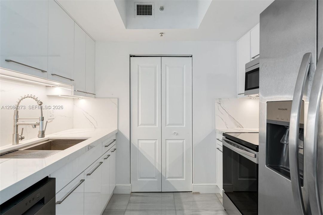 En Venta: $499,999 (2 camas, 1 baños, 977 Pies cuadrados)