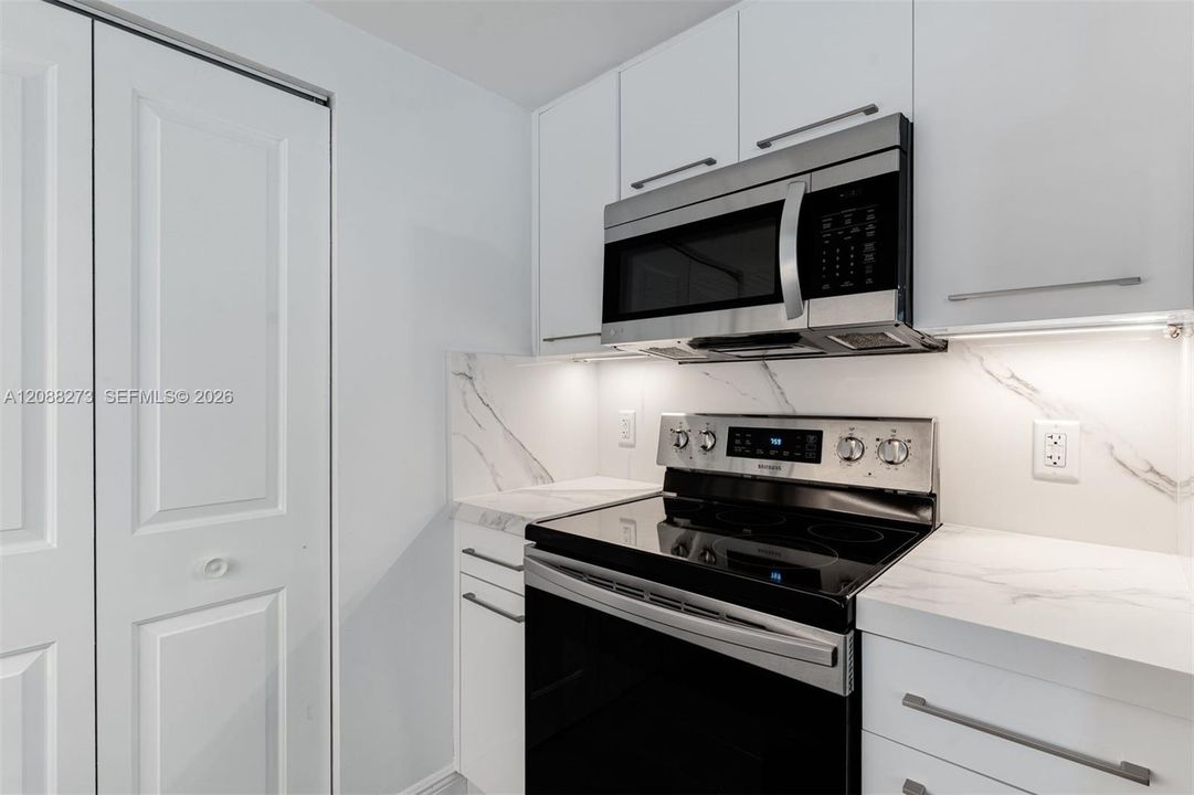 En Venta: $499,999 (2 camas, 1 baños, 977 Pies cuadrados)