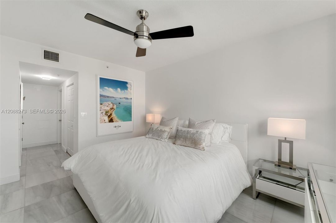 En Venta: $499,999 (2 camas, 1 baños, 977 Pies cuadrados)