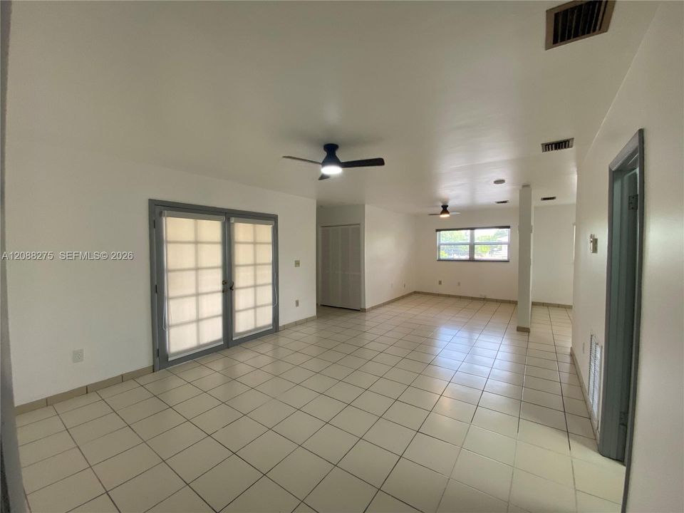 For Rent: $3,195 (3 beds, 2 baths, 1475 Square Feet)