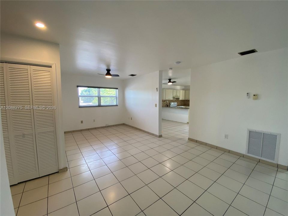 For Rent: $3,195 (3 beds, 2 baths, 1475 Square Feet)