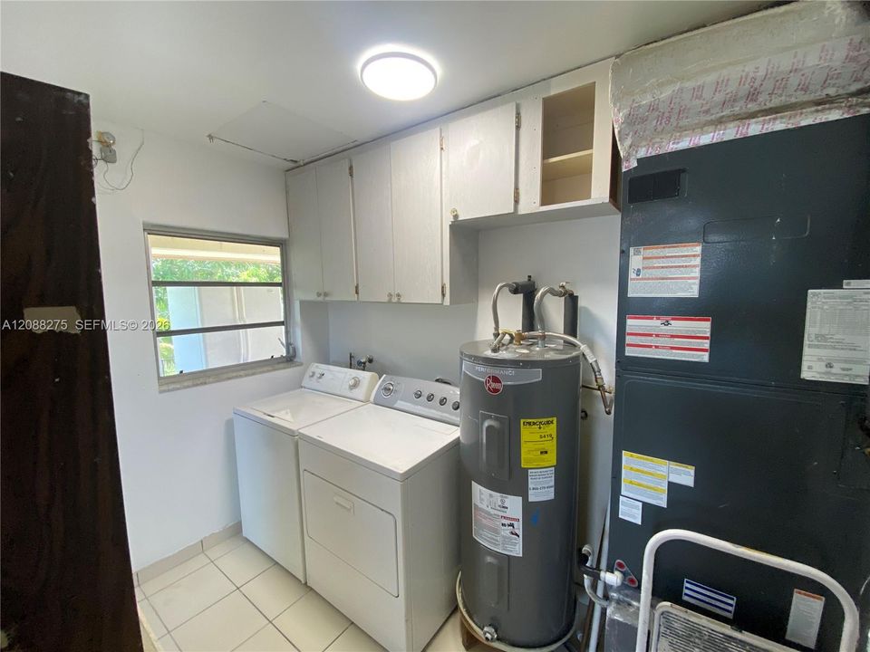 For Rent: $3,195 (3 beds, 2 baths, 1475 Square Feet)