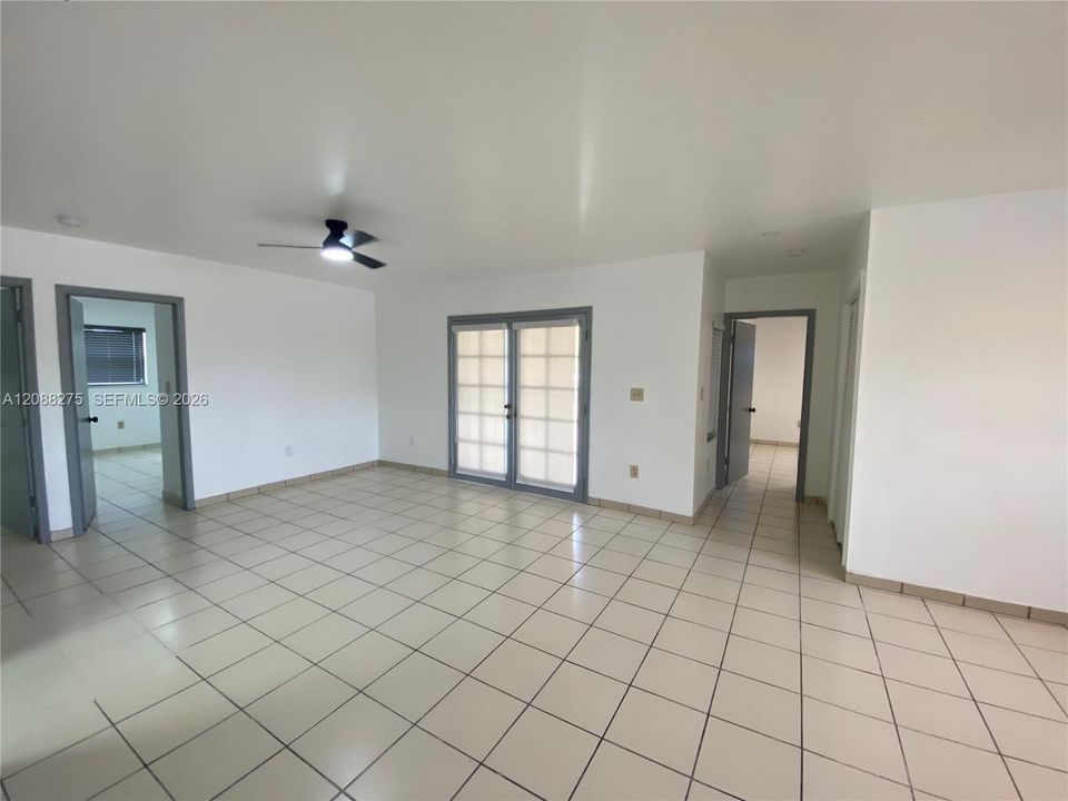 For Rent: $3,195 (3 beds, 2 baths, 1475 Square Feet)