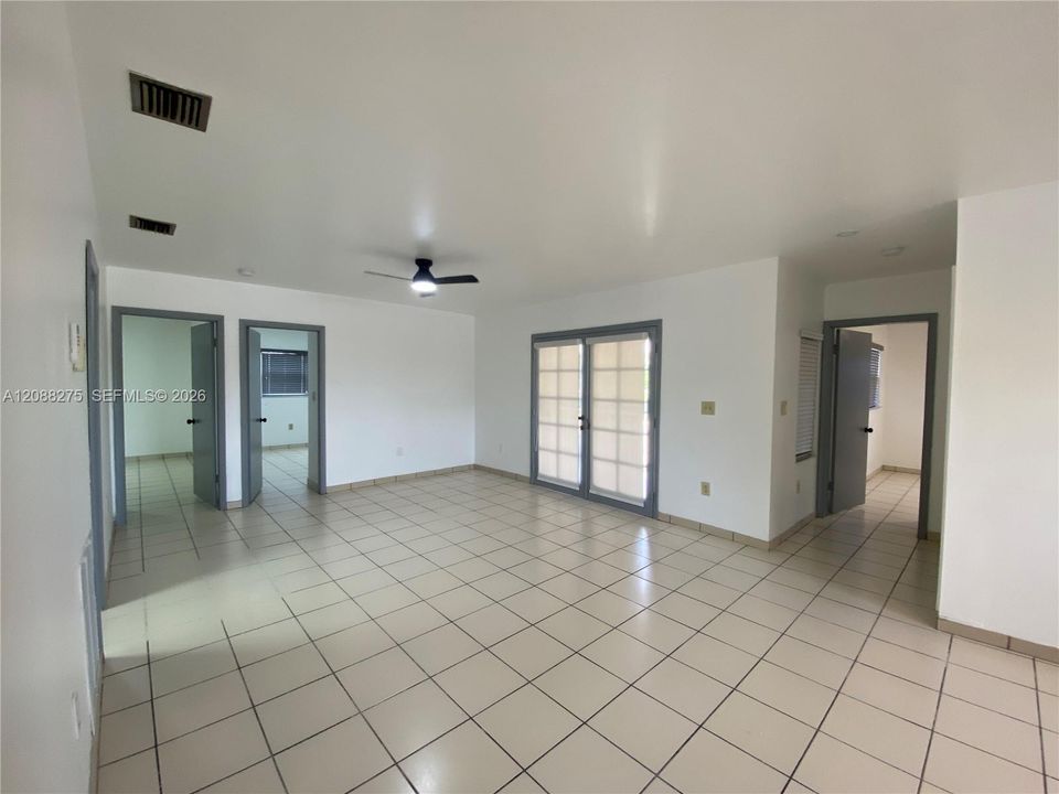 For Rent: $3,195 (3 beds, 2 baths, 1475 Square Feet)