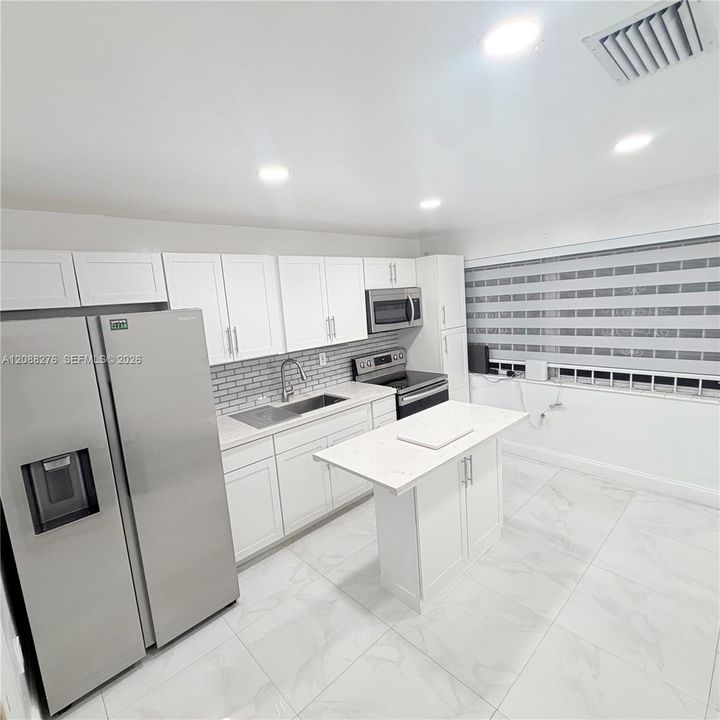 В аренду: $3,200 (3 спален, 2 ванн, 1732 Квадратных фут)