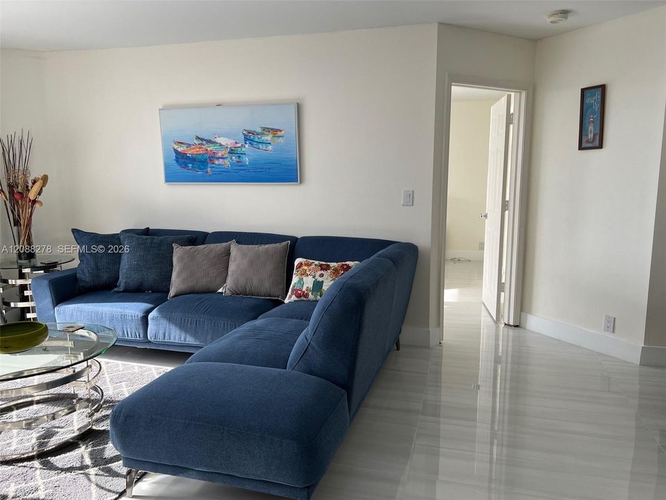 В аренду: $3,300 (2 спален, 2 ванн, 1091 Квадратных фут)