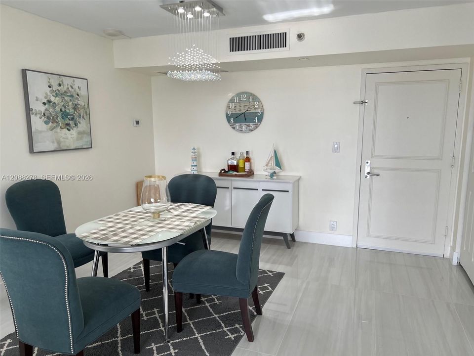 В аренду: $3,300 (2 спален, 2 ванн, 1091 Квадратных фут)
