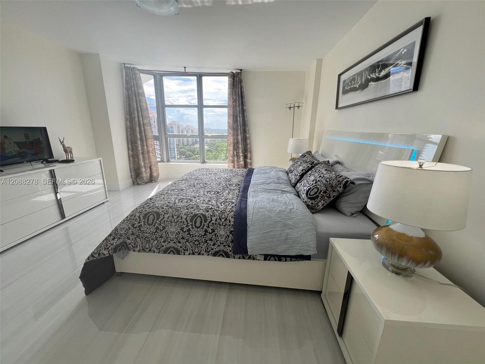 В аренду: $3,300 (2 спален, 2 ванн, 1091 Квадратных фут)