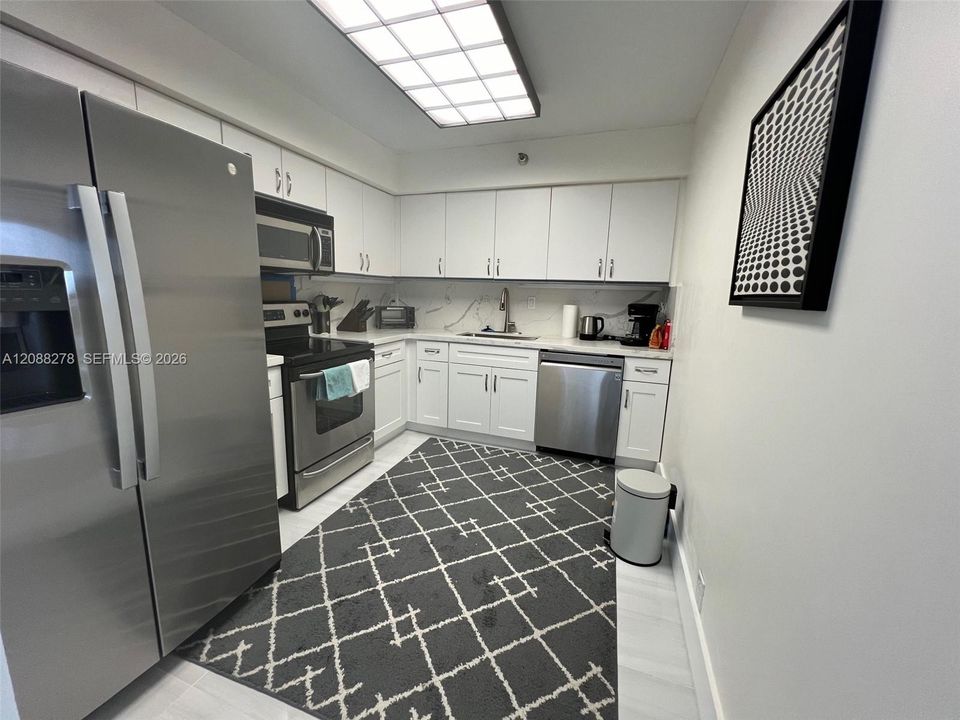 В аренду: $3,300 (2 спален, 2 ванн, 1091 Квадратных фут)
