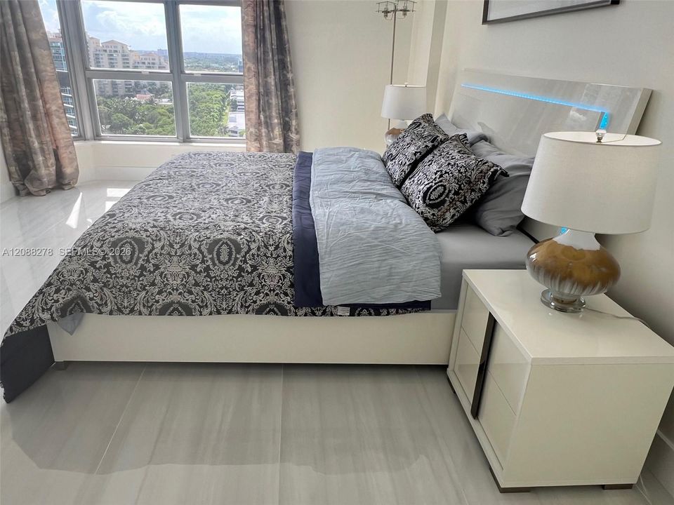 В аренду: $3,300 (2 спален, 2 ванн, 1091 Квадратных фут)