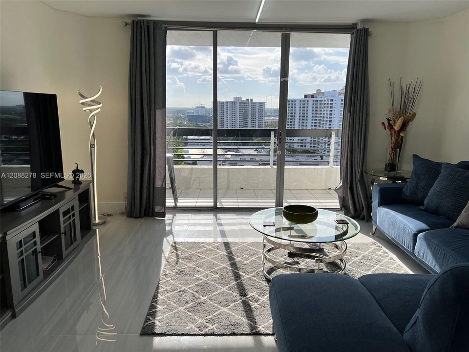 В аренду: $3,300 (2 спален, 2 ванн, 1091 Квадратных фут)