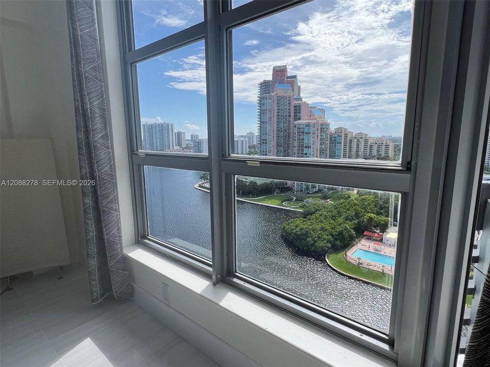 В аренду: $3,300 (2 спален, 2 ванн, 1091 Квадратных фут)