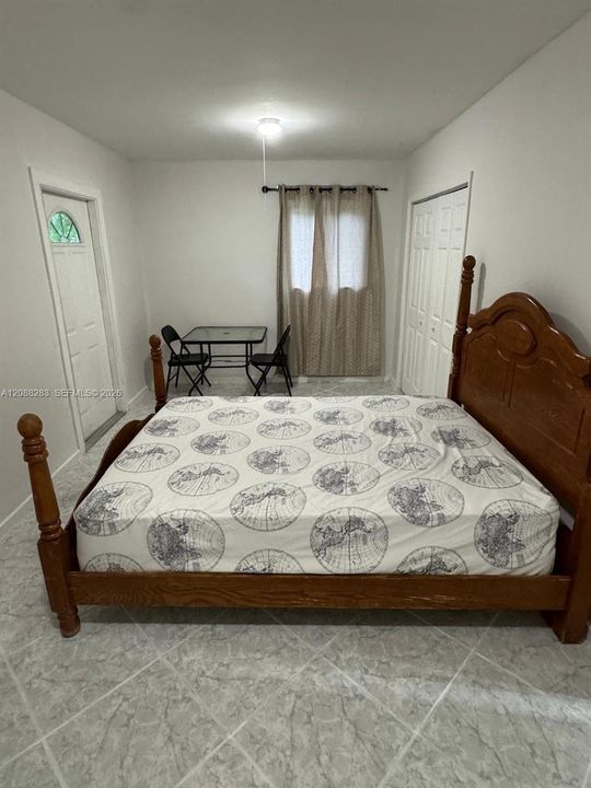 For Rent: $1,200 (3 beds, 2 baths, 1383 Square Feet)