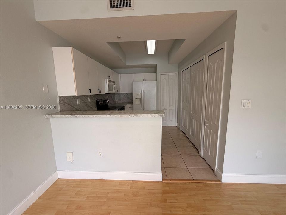 For Rent: $2,600 (2 beds, 2 baths, 1206 Square Feet)