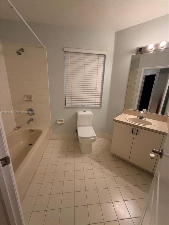 For Rent: $2,600 (2 beds, 2 baths, 1206 Square Feet)