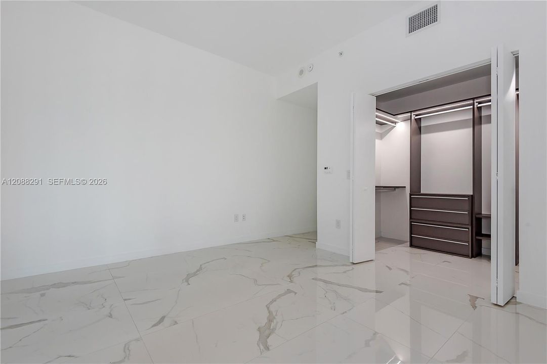 En Venta: $1,895,000 (4 camas, 4 baños, 1871 Pies cuadrados)