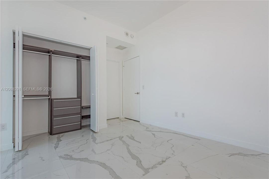 En Venta: $1,895,000 (4 camas, 4 baños, 1871 Pies cuadrados)