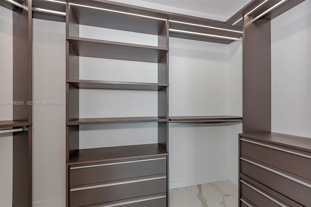 En Venta: $1,895,000 (4 camas, 4 baños, 1871 Pies cuadrados)