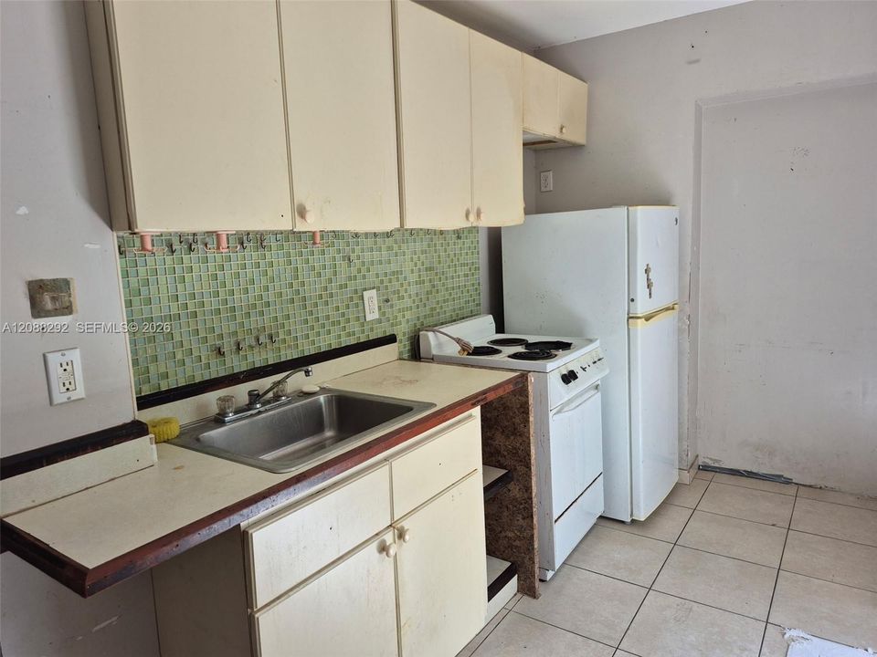 For Sale: $610,000 (0 beds, 0 baths, 1137 Square Feet)