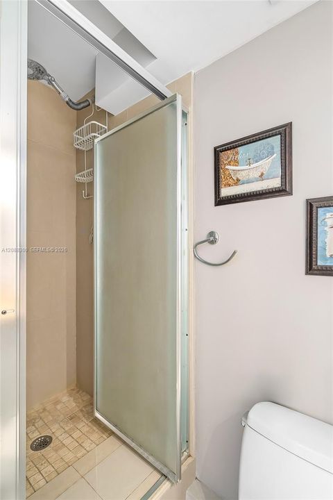 For Rent: $2,650 (2 beds, 2 baths, 975 Square Feet)