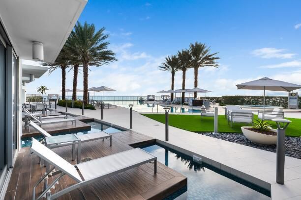 POOL TERRACE
