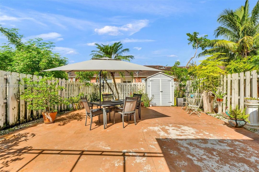For Sale: $370,000 (3 beds, 2 baths, 1216 Square Feet)