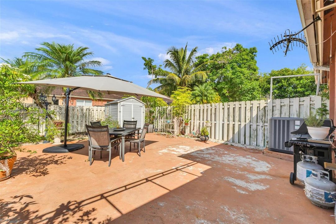 For Sale: $370,000 (3 beds, 2 baths, 1216 Square Feet)