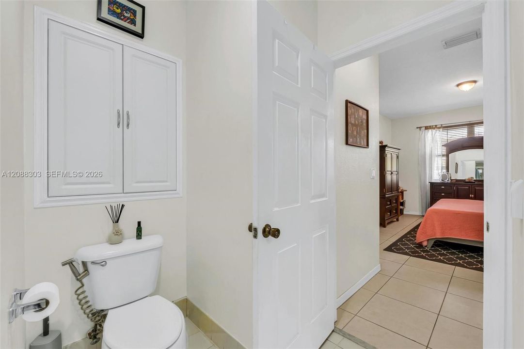 For Sale: $370,000 (3 beds, 2 baths, 1216 Square Feet)