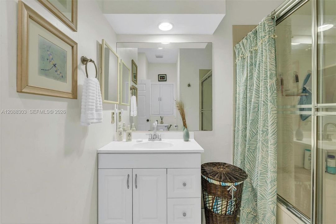 For Sale: $370,000 (3 beds, 2 baths, 1216 Square Feet)