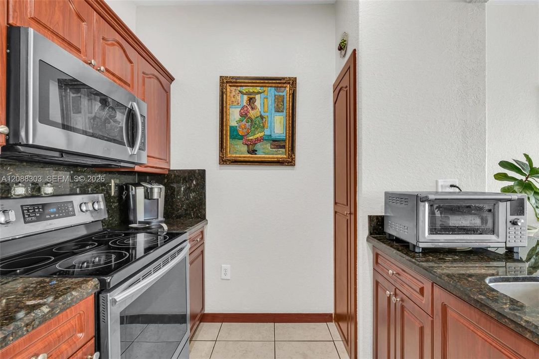 For Sale: $370,000 (3 beds, 2 baths, 1216 Square Feet)