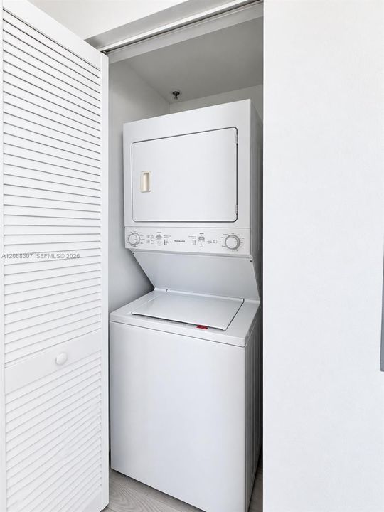 For Rent: $3,700 (2 beds, 2 baths, 1165 Square Feet)