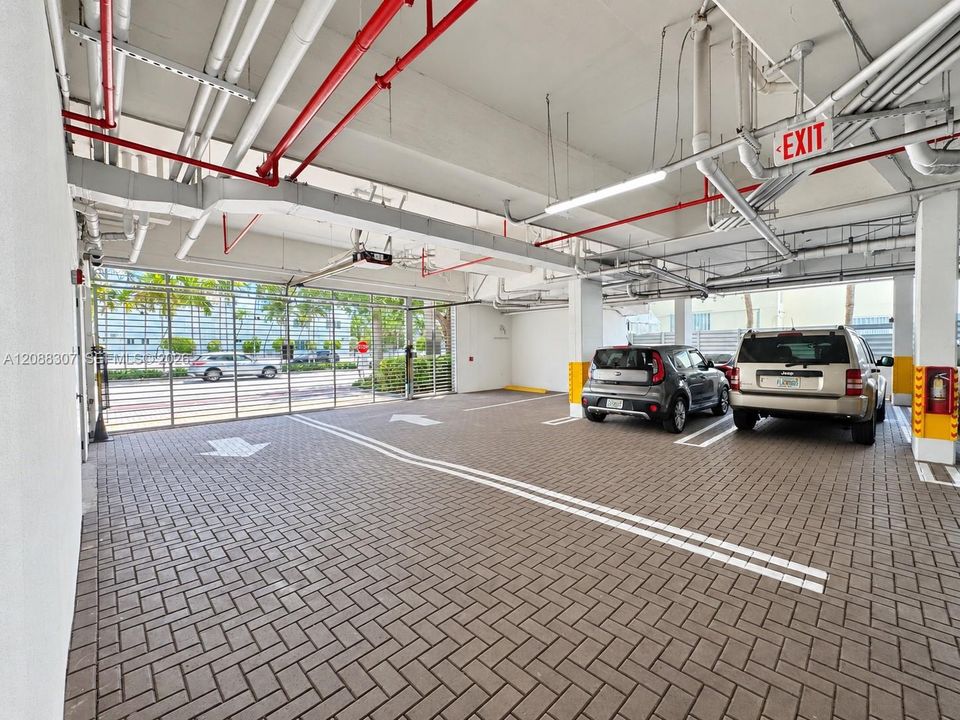 For Rent: $3,700 (2 beds, 2 baths, 1165 Square Feet)