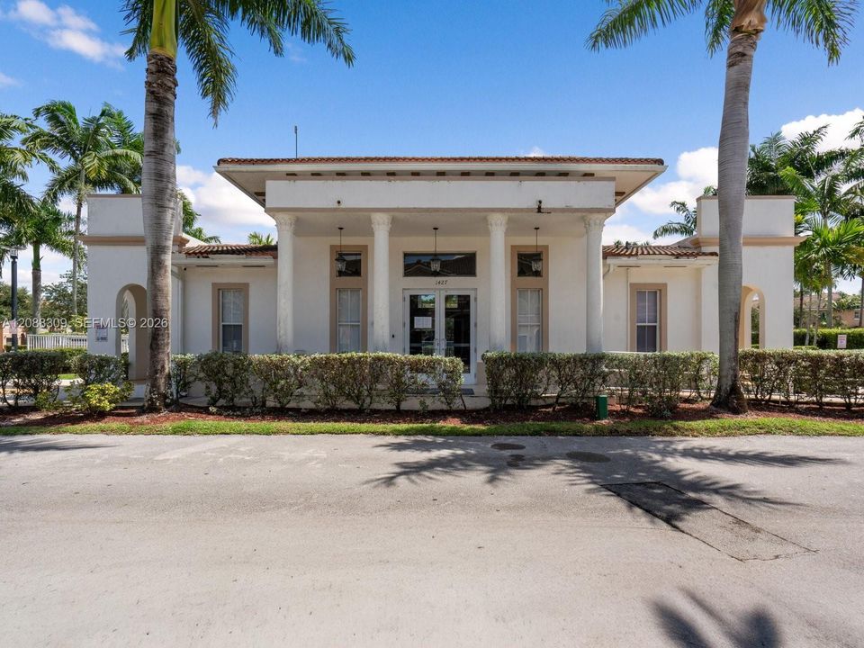 На продажу: $379,000 (4 спален, 3 ванн, 1916 Квадратных фут)