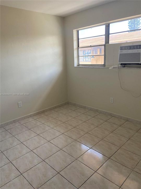 В аренду: $1,600 (1 спален, 1 ванн, 600 Квадратных фут)