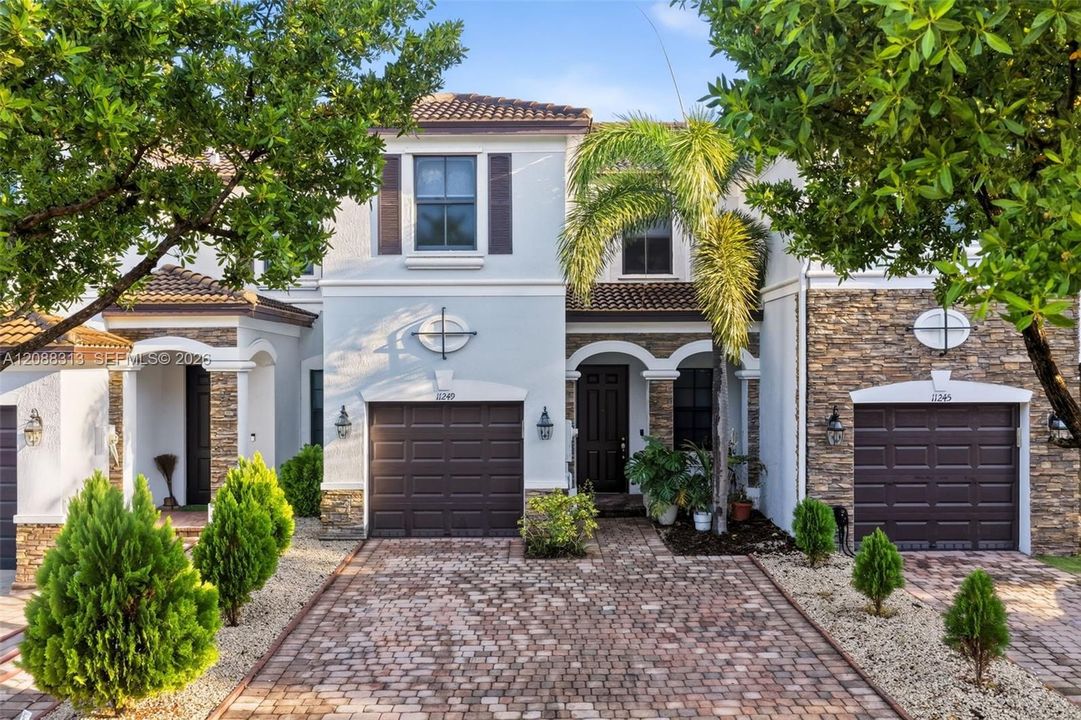 For Sale: $665,000 (3 beds, 2 baths, 1605 Square Feet)