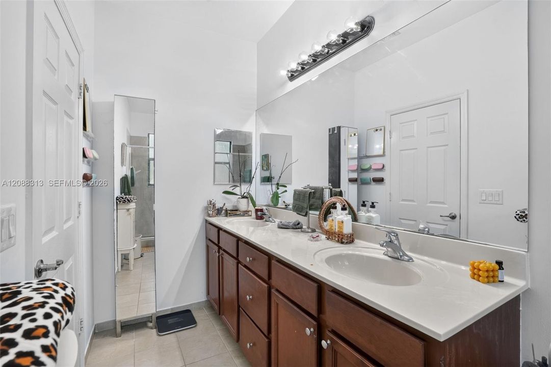 For Sale: $665,000 (3 beds, 2 baths, 1605 Square Feet)