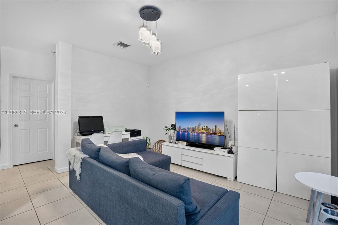 For Sale: $665,000 (3 beds, 2 baths, 1605 Square Feet)